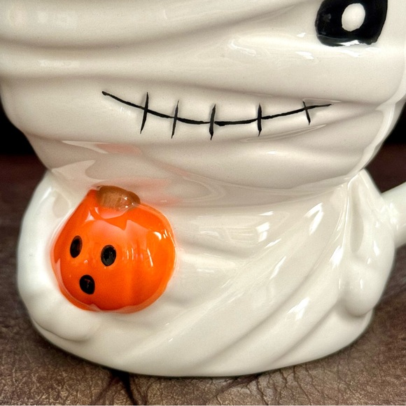 Mummy with Pumpkin Figural Halloween Mug - Jack O’ Lantern Lane - Picture 4 of 11